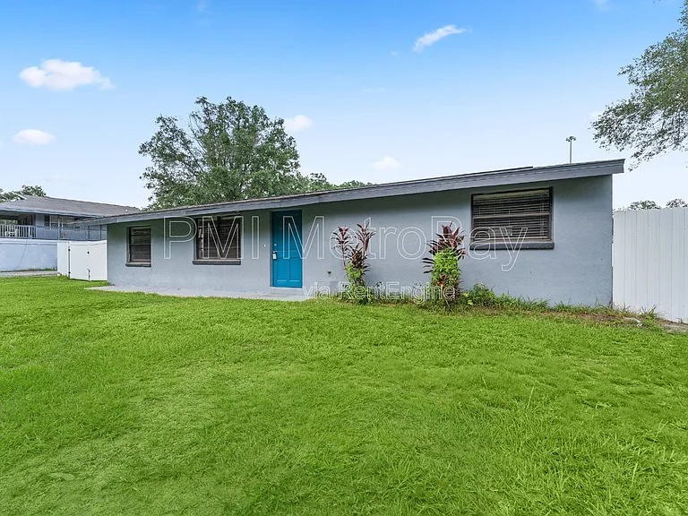 6121 N Falkenburg Rd — Photo 15
