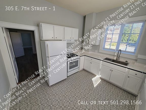 4th image of 305 E 7th St #1