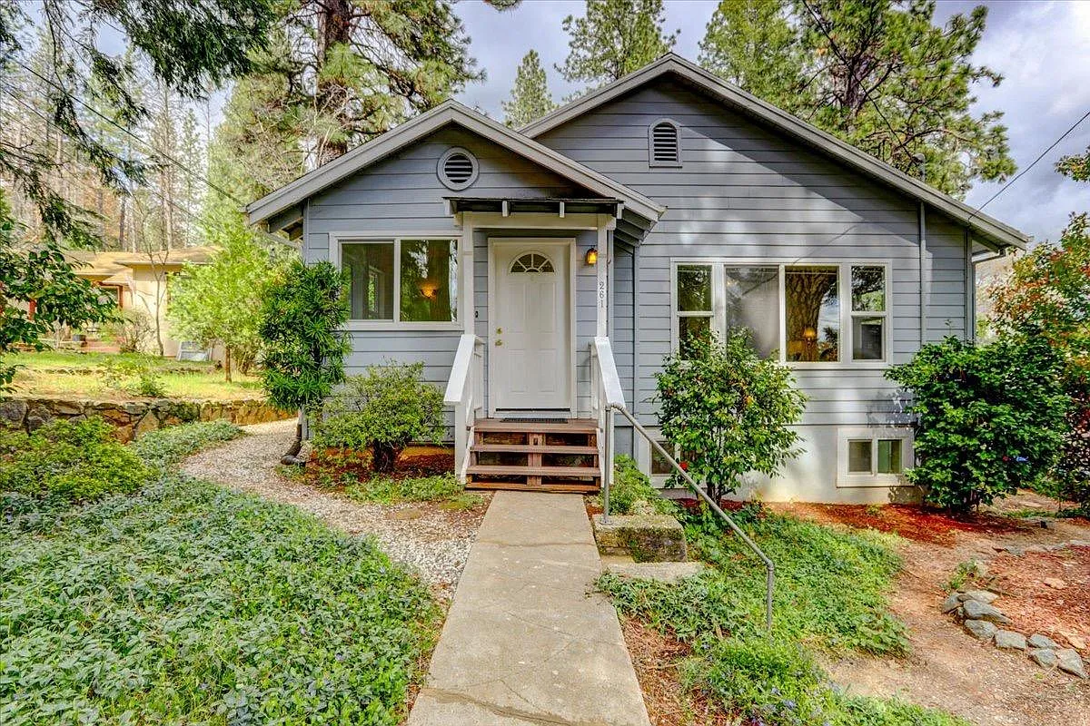 261 Glenbrook Dr photo 1