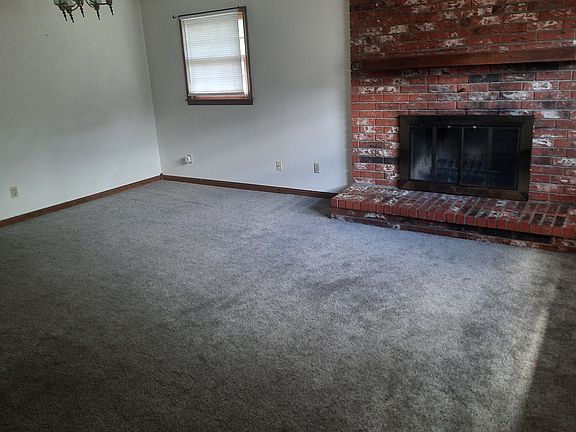 2nd image of 609 W 4th St #1