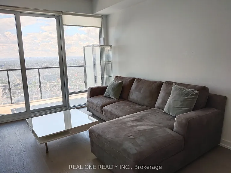 488 University Ave #4911 — Photo 5