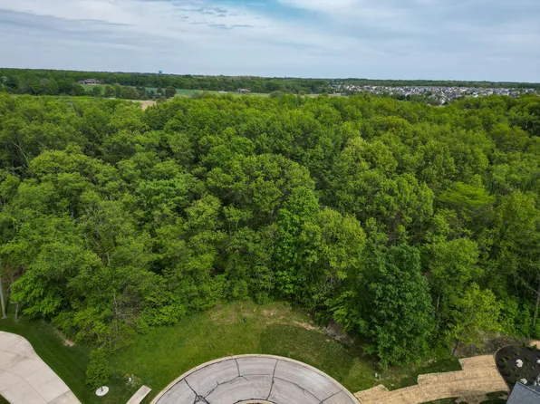 3351 Trentino Ct, Valparaiso, IN 46385