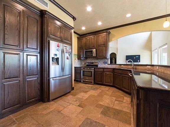 5th image of 1718 Vincent Pl