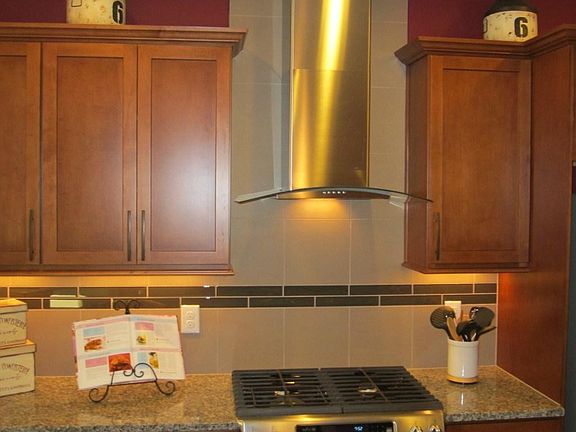2nd image of 1366 Williamsburg Walk NE