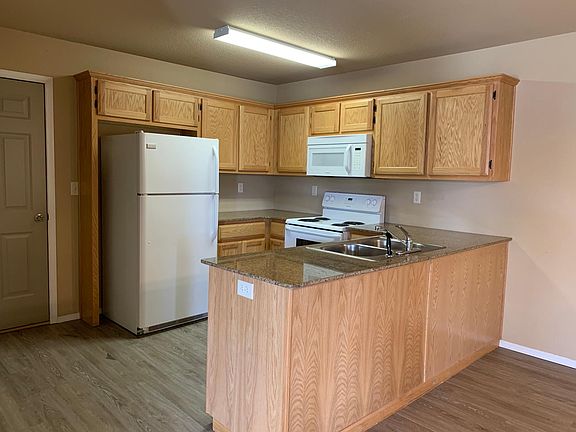 3rd image of 3201 SW Windrift Ave #2