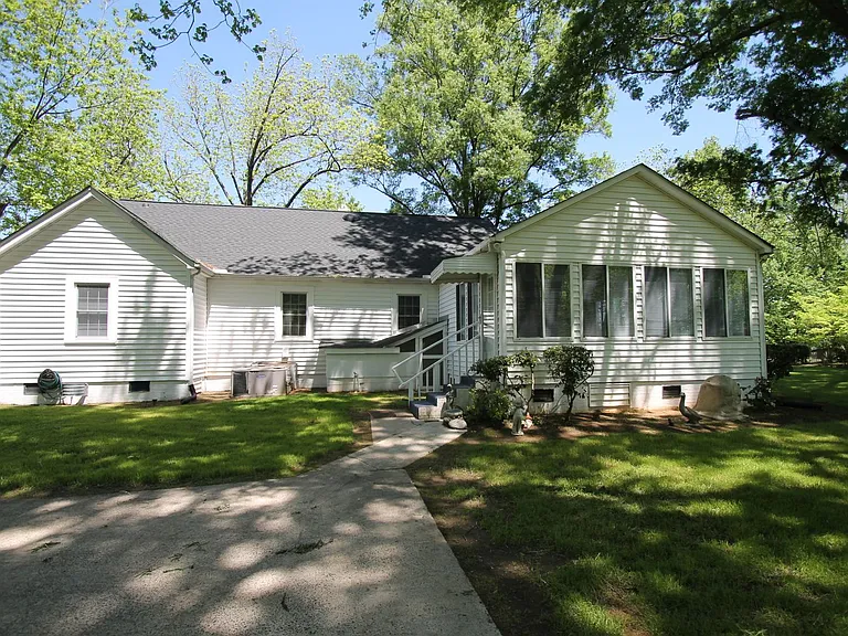 1004 Anderson Rd S — Photo 61