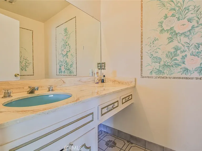 3744 Pine Ave — Photo 6