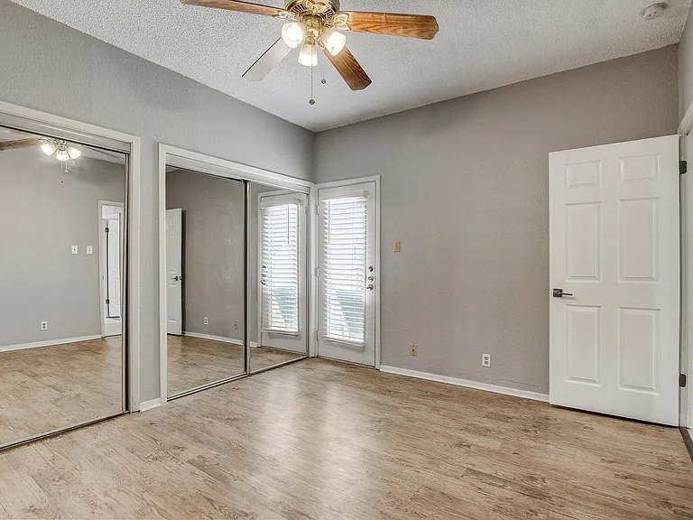 807 W 25th St #210 — Photo 18