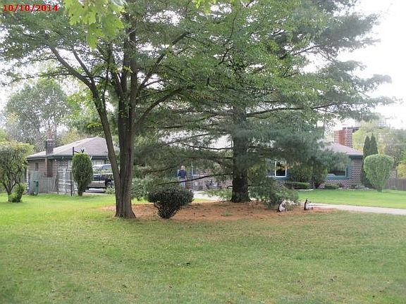 3rd image of 3651 Hatfield Dr