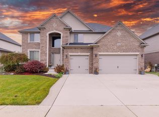 52432 Rejoice Dr, Macomb, MI 48042