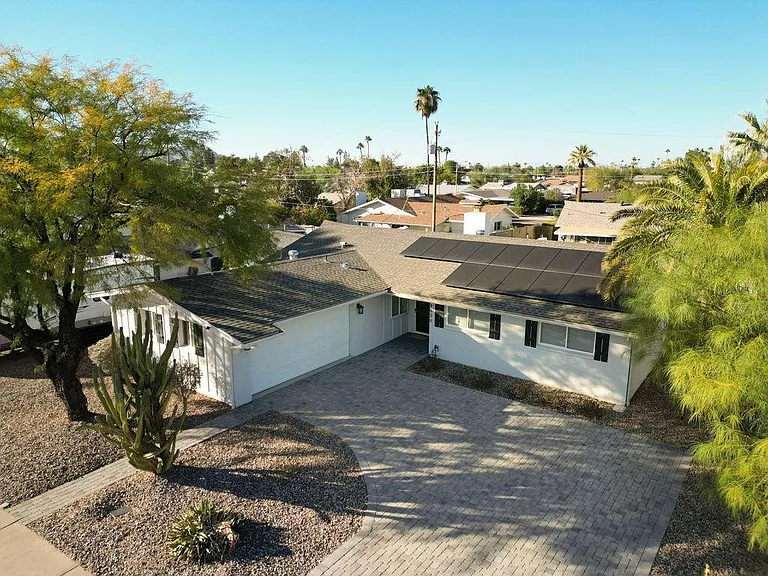 8656 E Solano Dr — Photo 1
