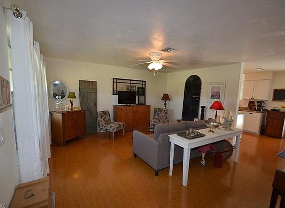 4th image of 15773 Missouri St