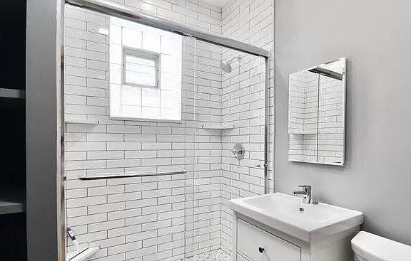 2nd image of 3244 N Monticello Ave #1