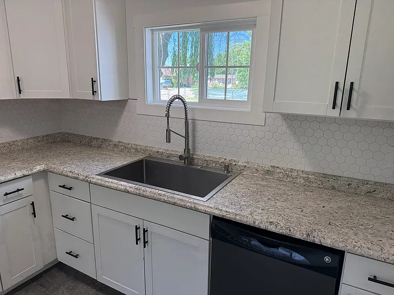 2303 Hird Ave — Photo 12
