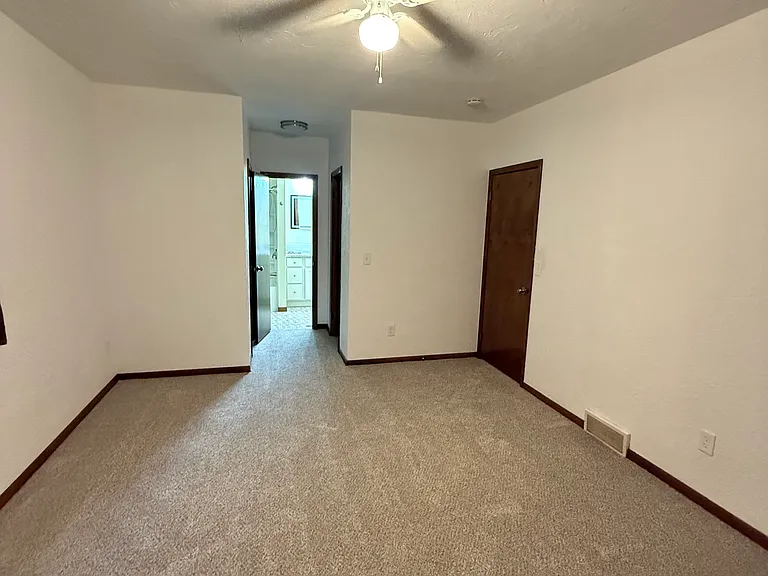 32051 Avon Rd — Photo 9
