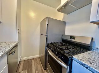 Move In Special 1/2 Month Free Rent! Great Location! Beverly Hills Adjacent, 2 Bedroom 2 Bath Wit..., Los Angeles, CA 90035