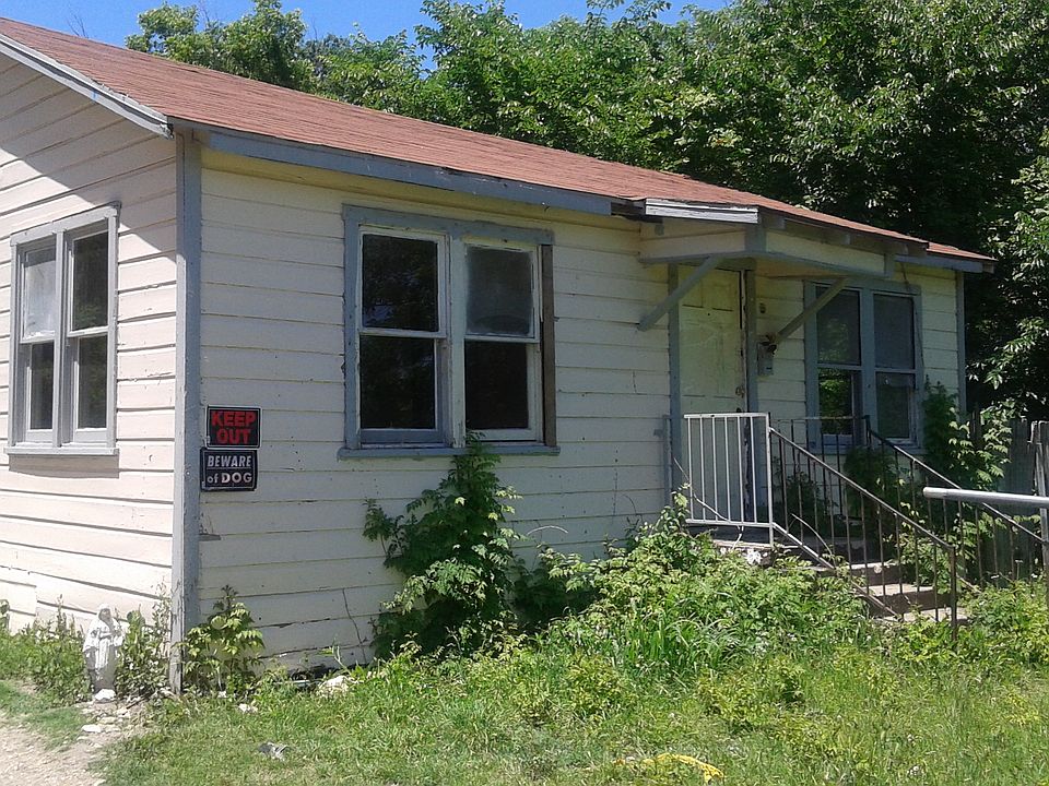 2nd image of 2621 Prospect Ave
