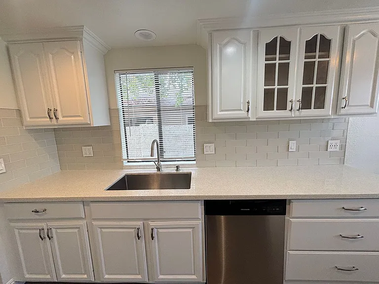 3310 E Collins Ave #1 — Photo 5