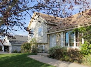 7232 S Dover Hill Ct, Franklin, WI 53132