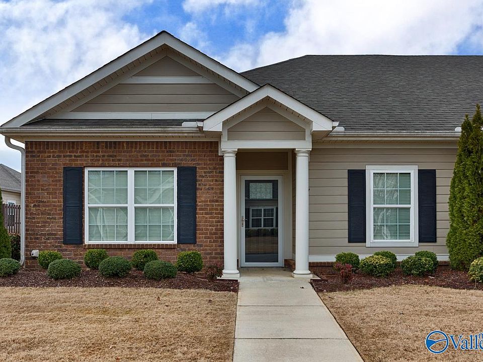 1st image of 27 Moore Farm Cir NW Unit 27