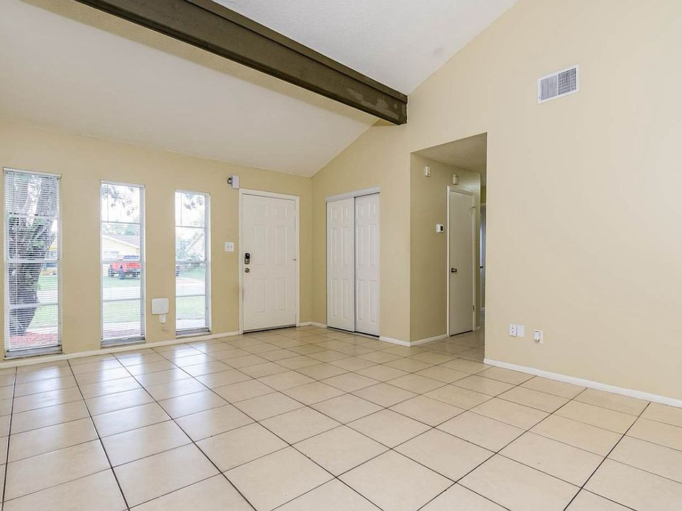 1st image of 243 La Paz Dr #1