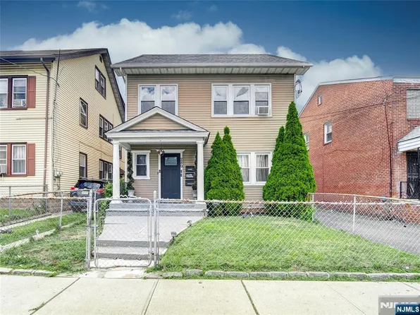 289 N Center St, Orange, NJ 07050