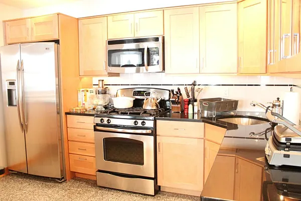 Rented by Level Group | media 17