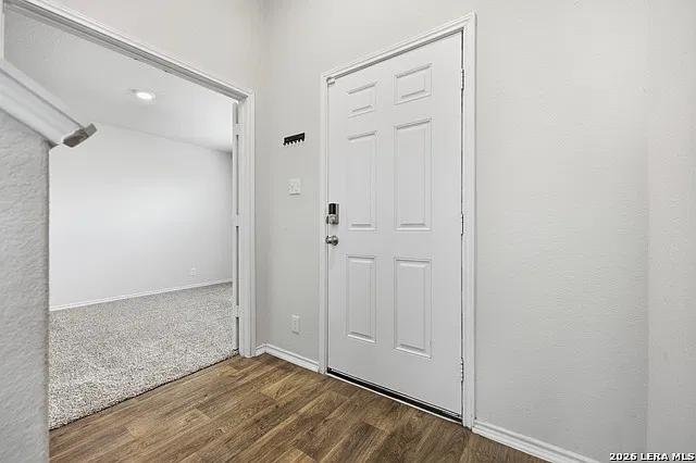 4 bed, 2.5 bath, 1907 sqft, $1,900 — Photo 3