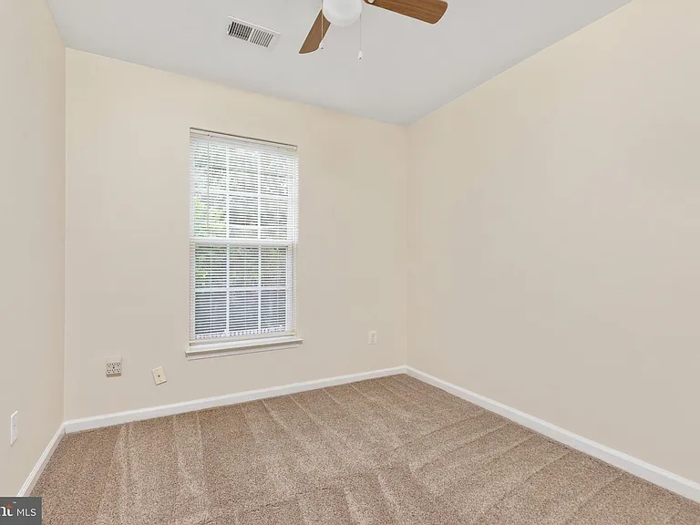 313 Frontier Fort Ln — Photo 11