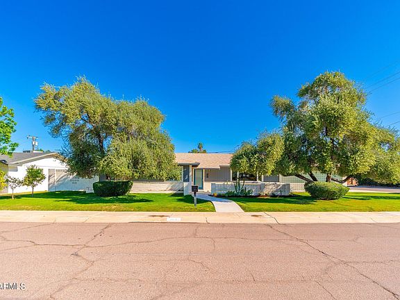 3rd image of 302 W EL CAMINITO Drive
