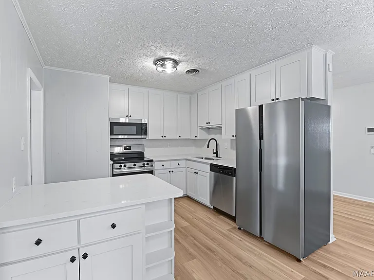 111 Lori St — Photo 8