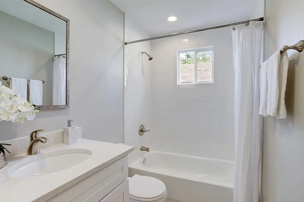 3 bed, 1720 sqft, $1,850 — Photo 3