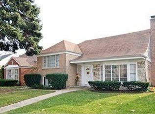 5135 Wright Ter, Skokie, IL 60077