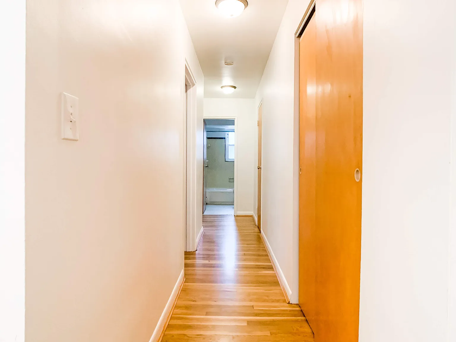 2 bed, 900 sqft, $1,325 — Photo 2