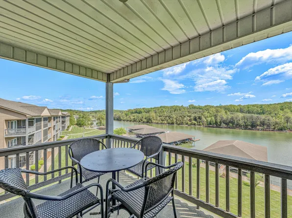 1055 Mariners Way APT 13, Huddleston, VA 24104