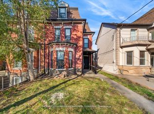 208 Dovercourt Rd #A, Toronto, ON M6J 3C8
