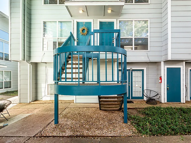 1901 N Fitzhugh Ave #19 — Photo 29