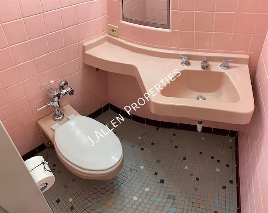 Building Photo - 313 N 12th St #301