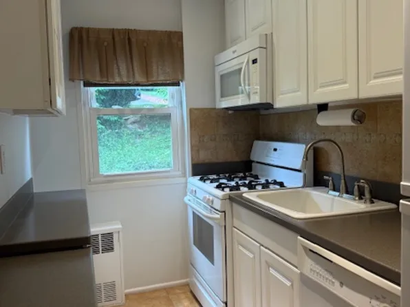 (undisclosed Address), Scarsdale, NY 10583