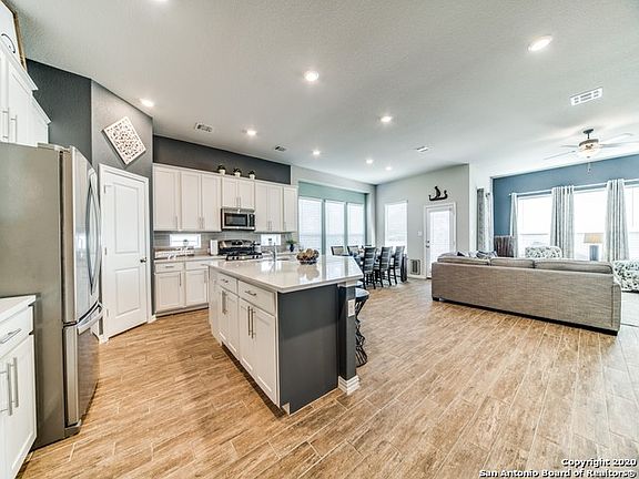 4th image of 2941 Warwick Park