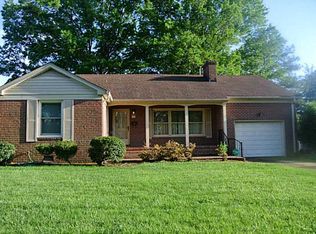 13 Raymond Dr, Hampton, VA 23666