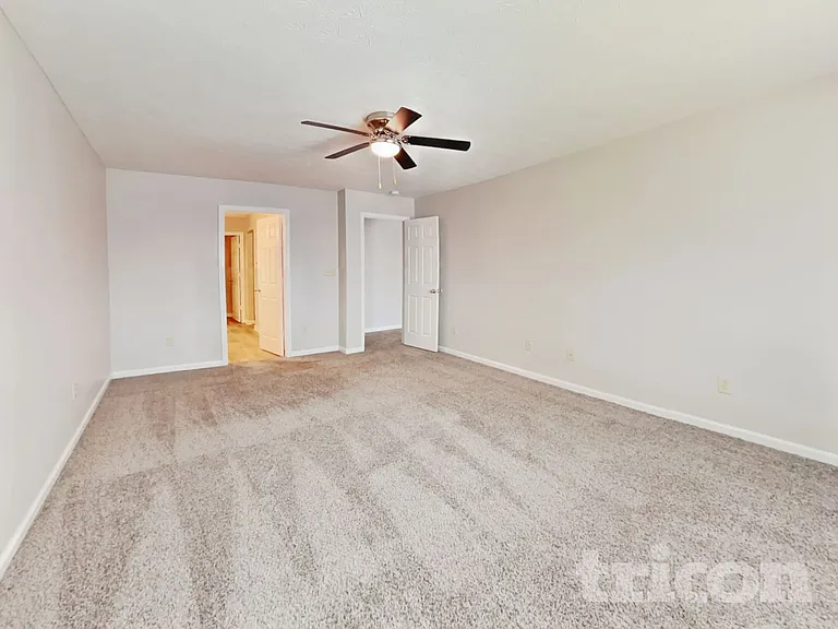 817 Blue Ash Trl — Photo 6