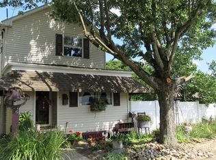 1015 Poe St, Vandergrift, PA 15690