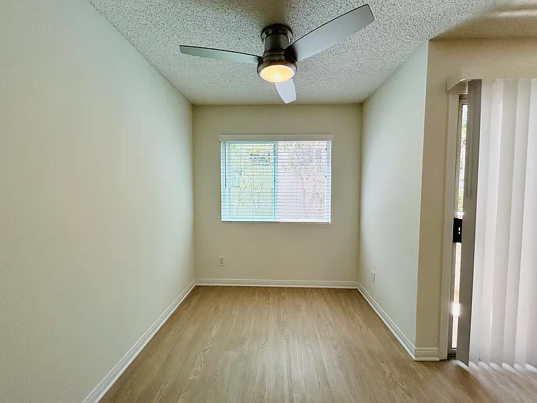 10520 National Blvd — Photo 29