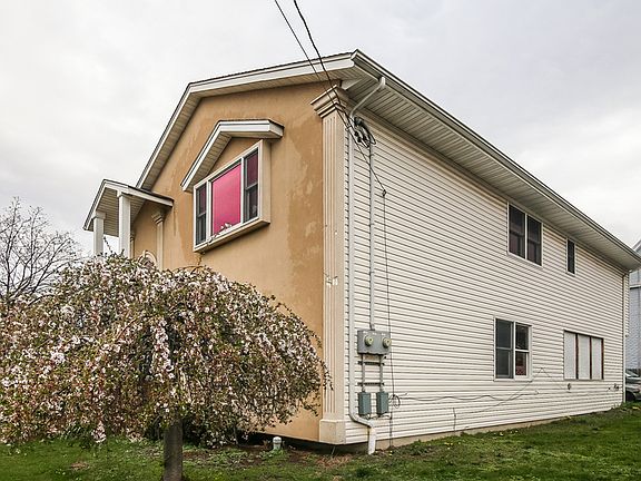 2nd image of 352 River Dr