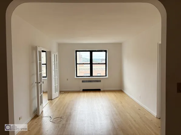 251 Seaman Avenue image 1 of 9