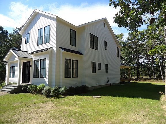 3rd image of 97 Summit Blvd