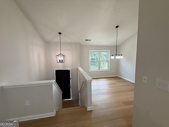 3rd image of 75 Thrasher Rd
