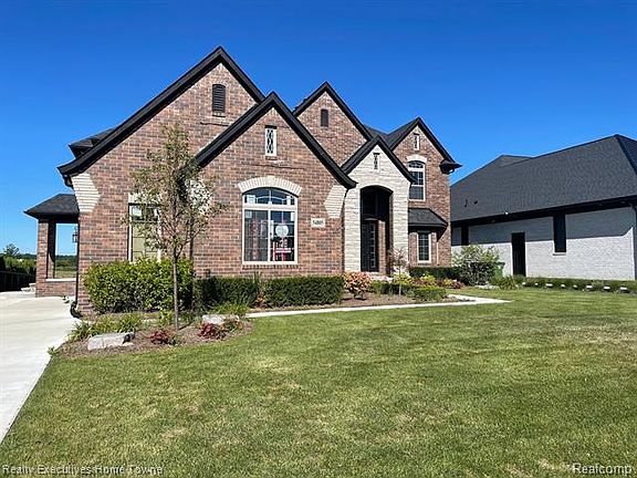 3rd image of 54805 Black Hills Ln
