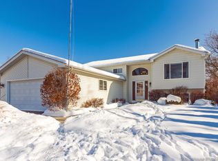 513 Monroe Ave, Fox Lake, IL 60020